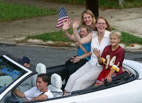 Alumni in 2002 Homecoming Parade