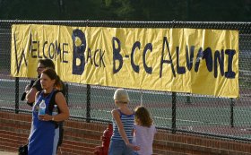 2002 Homecoming Alumni Welcome Banner